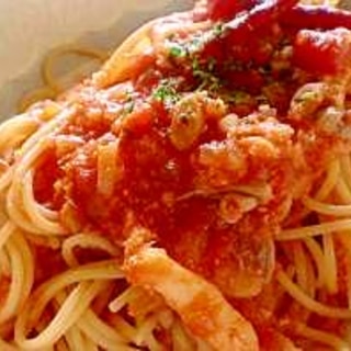 万能トマトソースで☆かに・いかパスタ